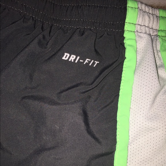 Nike shorts - Picture 3 of 4